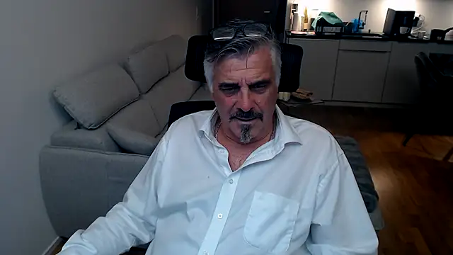 Buidapest online show from February 5, 2026, 12:50 am