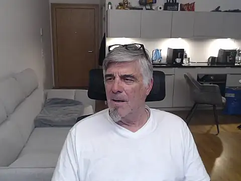 Buidapest online show from April 12, 2026, 12:19 pm