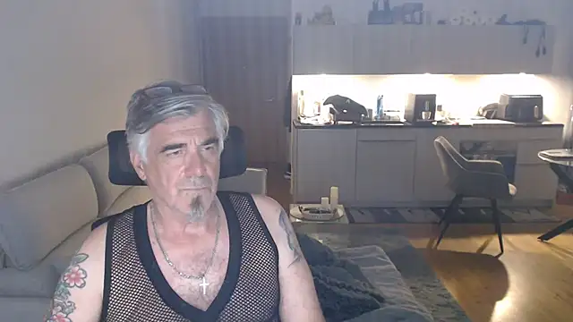 Buidapest online show from May 29, 2026, 3:23 am