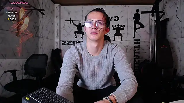 Snapshot of Brandon_starkk chatting on April 18, 2026, 3:42 am Brandon starkk online show from April 18, 2026, 3:42 am