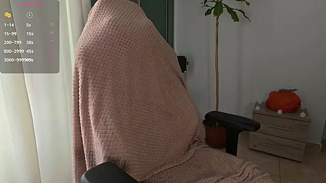 Emily jayreal online show from November 18, 2025, 10:07 am