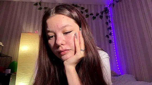 CutieSlim online show from March 18, 2026, 3:24 pm