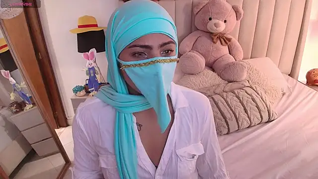 Snapshot of Emyii_ chatting on March 31, 2026, 7:16 pm Emyii online show from March 31, 2026, 7:16 pm