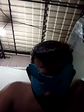 Snapshot of chathu_danu chatting on November 17, 2025, 8:24 pm chathu danu online show from November 17, 2025, 8:24 pm