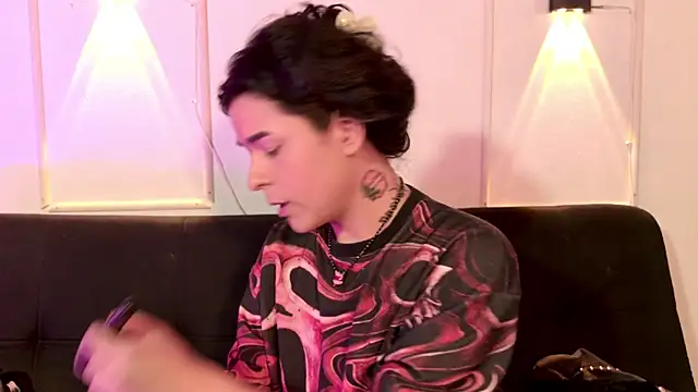 Snapshot of Angel-umbra chatting on April 8, 2026, 9:38 pm Angel-umbra online show from April 8, 2026, 9:38 pm