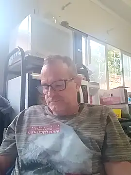 Snapshot of nard53 chatting on December 18, 2025, 9:03 am nard53 online show from December 18, 2025, 9:03 am