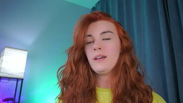 Snapshot of foxy_cute4you chatting on April 11, 2026, 6:44 pm foxy cute4you online show from April 11, 2026, 6:44 pm