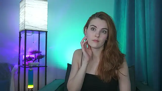 Snapshot of foxy_cute4you chatting on March 19, 2026, 6:30 pm foxy cute4you online show from March 19, 2026, 6:30 pm