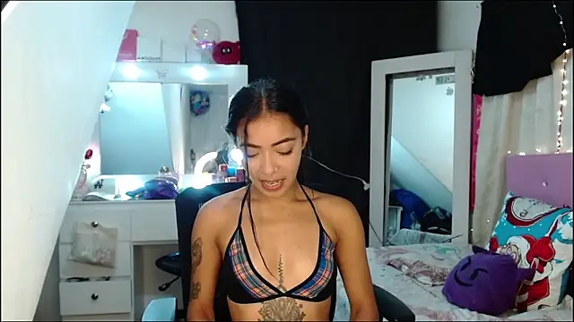 Pocahot 222 online show from January 8, 2026, 11:00 pm