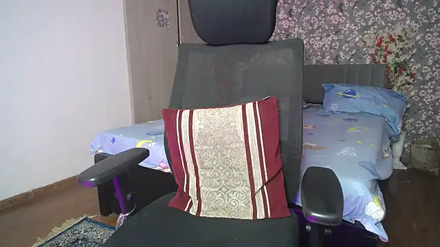 Little princess01 online show from May 18, 2026, 4:23 pm