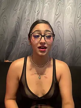 Snapshot of LilithMonette chatting on March 12, 2026, 1:44 am LilithMonette online show from March 12, 2026, 1:44 am