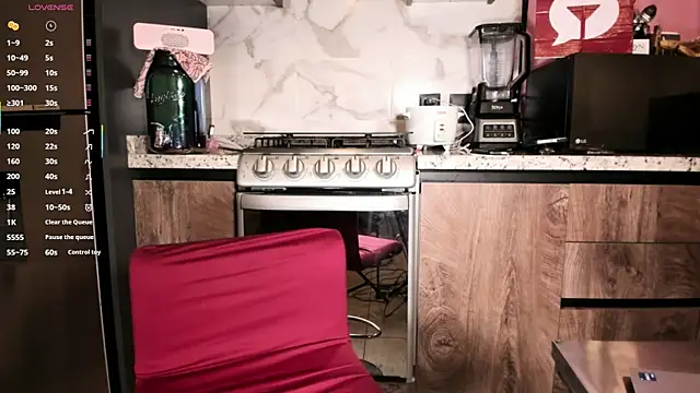 latinbitch online show from July 15, 2026, 3:08 pm