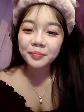 Baa-bee22 online show from May 3, 2026, 5:56 am