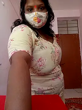 CUTE-LOVE-SWEETS online show from April 12, 2026, 4:05 am