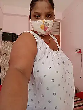 CUTE-LOVE-SWEETS online show from May 31, 2026, 4:07 am