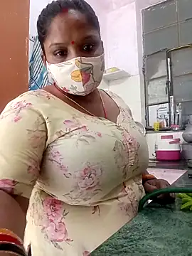 CUTE-LOVE-SWEETS online show from April 11, 2026, 3:16 pm