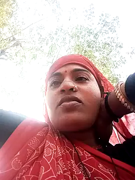 Snapshot of Seema_dube chatting on November 17, 2025, 9:57 am Seema dube online show from November 17, 2025, 9:57 am