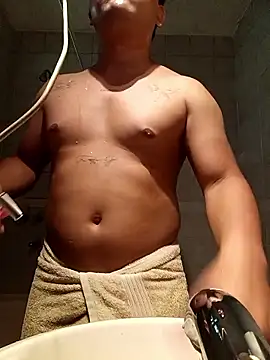 Snapshot of Oliver_Bach chatting on January 15, 2026, 10:13 pm Oliver Bach online show from January 15, 2026, 10:13 pm