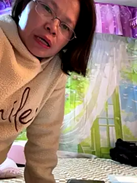 Yes-Baby-A online show from December 15, 2025, 11:38 am