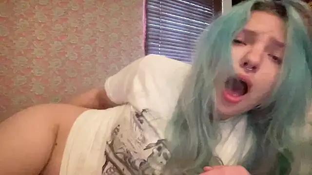 Snapshot of sirenspace chatting on April 15, 2026, 11:05 pm sirenspace online show from April 15, 2026, 11:05 pm