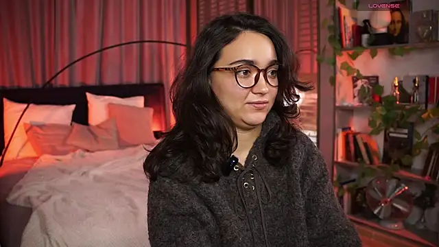 Snapshot of Shadow_Lotus chatting on November 26, 2025, 2:28 pm Shadow Lotus online show from November 26, 2025, 2:28 pm