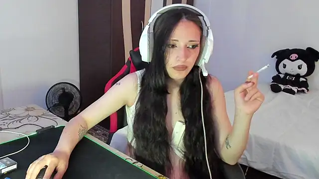 Snapshot of bettyButterfly chatting on May 27, 2026, 11:17 am bettyButterfly online show from May 27, 2026, 11:17 am