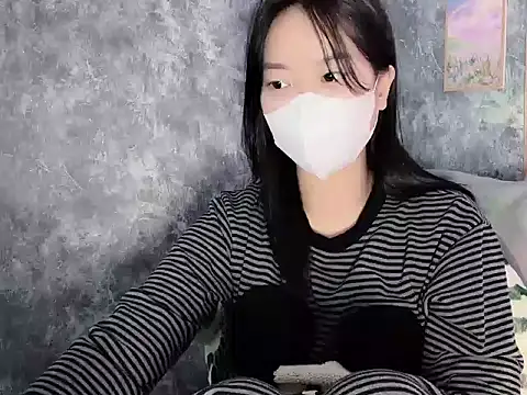 Hellen2999 online show from November 29, 2025, 4:01 am