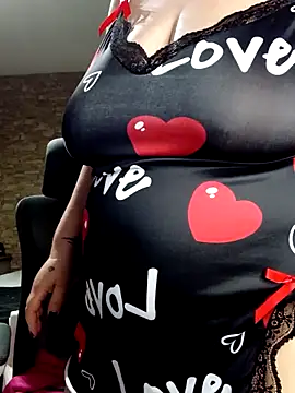 LeillaaX online show from April 4, 2026, 8:10 am