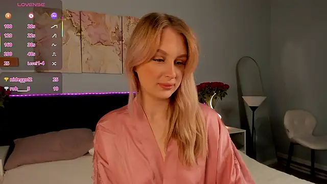 Snapshot of KiraRuiz chatting on February 1, 2026, 1:15 am KiraRuiz online show from February 1, 2026, 1:15 am