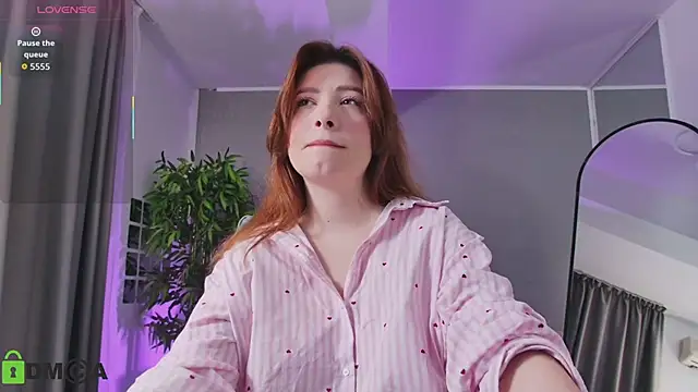 AmberRosewood online show from January 19, 2026, 4:27 am