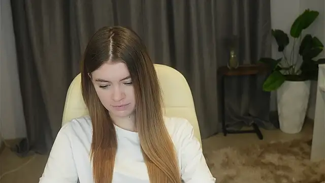 Snapshot of AngelesBenitz chatting on November 20, 2025, 1:23 pm AngelesBenitz online show from November 20, 2025, 1:23 pm