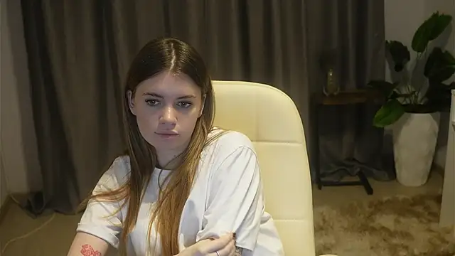 Snapshot of AngelesBenitz chatting on November 19, 2025, 1:44 pm AngelesBenitz online show from November 19, 2025, 1:44 pm