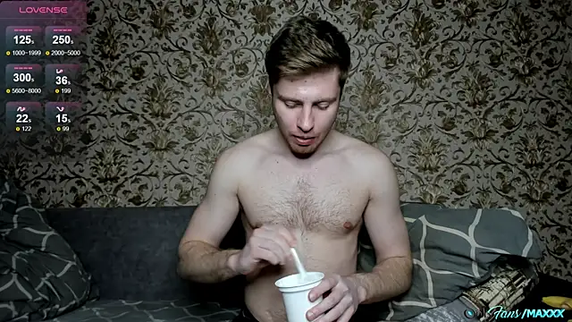 Snapshot of Maxhornyblondieman chatting on May 1, 2026, 6:35 pm Maxhornyblondieman online show from May 1, 2026, 6:35 pm