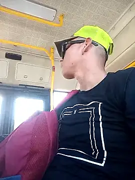 juunioreest online show from January 8, 2026, 5:30 pm