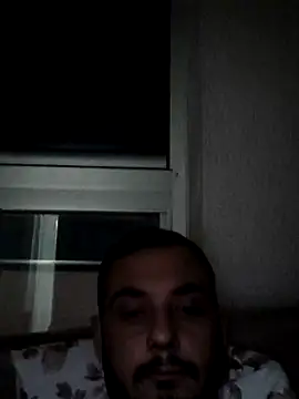 Snapshot of berkkderlerr chatting on December 3, 2025, 4:17 pm berkkderlerr online show from December 3, 2025, 4:17 pm