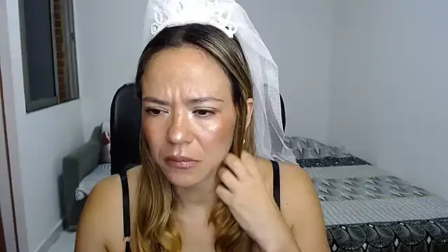 Annie Cervantez online show from May 28, 2026, 3:47 am