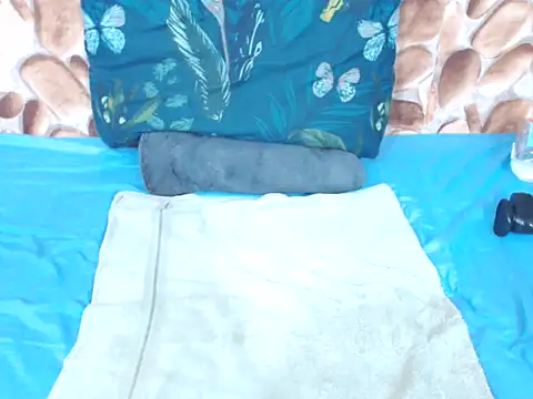 Lover Bear X online show from December 22, 2025, 1:39 am