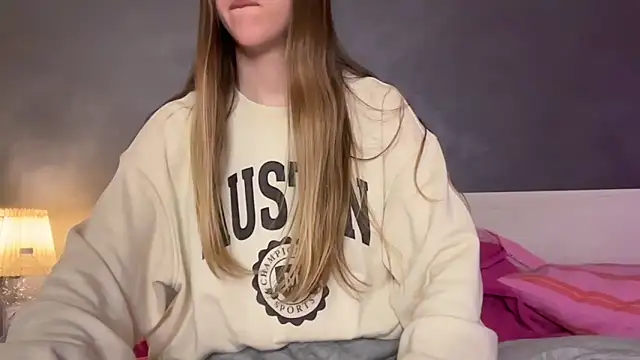 Martimartinaxx online show from April 16, 2026, 8:31 pm