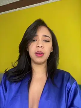 Snapshot of Esmerald_1111 chatting on March 26, 2026, 12:14 pm Esmerald 1111 online show from March 26, 2026, 12:14 pm