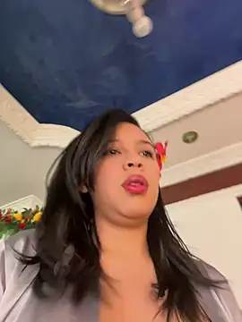 Snapshot of Esmerald_1111 chatting on February 28, 2026, 11:32 am Esmerald 1111 online show from February 28, 2026, 11:32 am