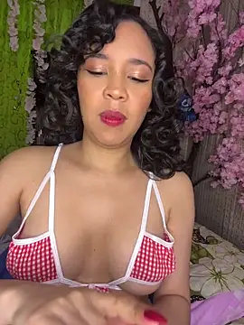 Snapshot of Esmerald_1111 chatting on April 14, 2026, 9:58 am Esmerald 1111 online show from April 14, 2026, 9:58 am