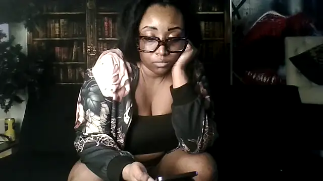 Snapshot of VenezuelaLuxeNoir chatting on May 27, 2026, 8:16 pm VenezuelaLuxeNoir online show from May 27, 2026, 8:16 pm