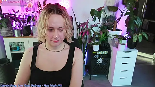 xzoeyryanx online show from January 18, 2026, 6:44 pm