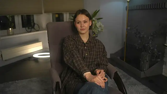 Snapshot of DeliaBernon chatting on November 18, 2025, 1:14 pm DeliaBernon online show from November 18, 2025, 1:14 pm