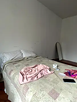 Snapshot of honeylatina318798 chatting on November 21, 2025, 6:40 pm honeylatina318798 online show from November 21, 2025, 6:40 pm