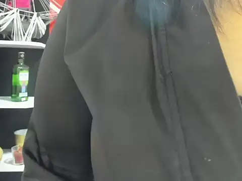 Naomy noa online show from November 18, 2025, 7:39 pm