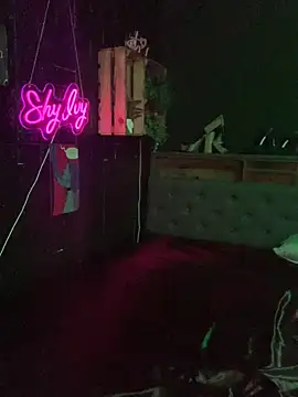 Shy-Ivy online show from April 9, 2026, 8:15 pm