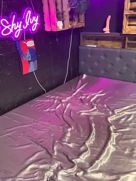 Shy-Ivy online show from November 30, 2025, 9:15 pm