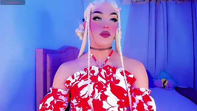 Snapshot of Shiaki_04 chatting on April 16, 2026, 12:44 am Shiaki 04 online show from April 16, 2026, 12:44 am