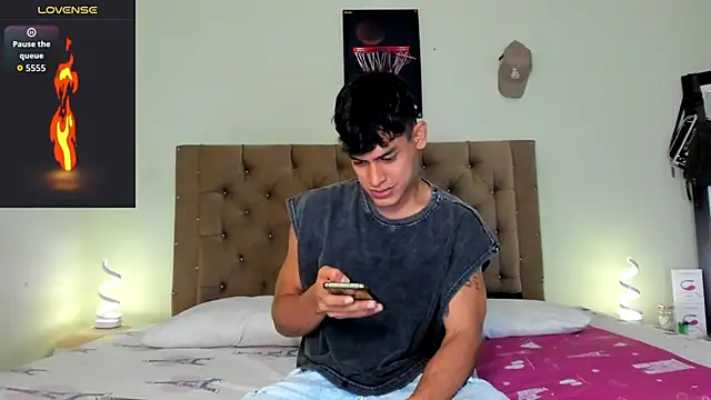 Snapshot of blorelopez chatting on February 17, 2026, 12:52 am blorelopez online show from February 17, 2026, 12:52 am